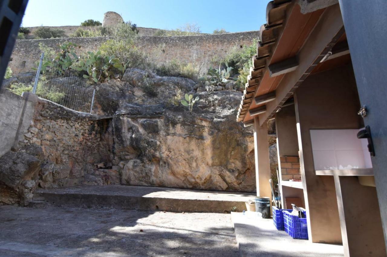 La Muralla Del Castillo * Chulilla